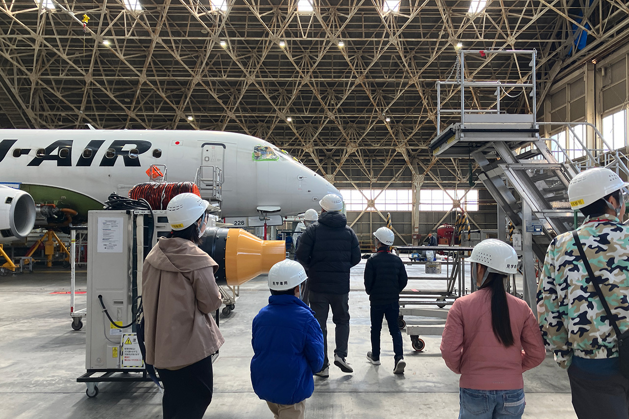 大阪国際空港（伊丹）JALグループ格納庫・バックヤード見学ツアー