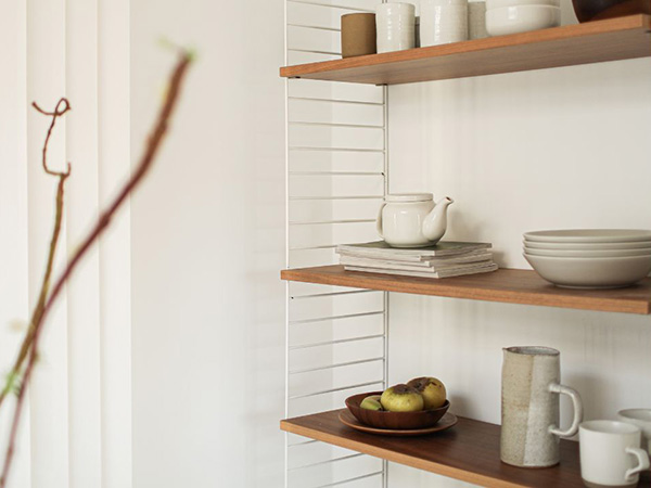 天井高を活かす「垂直収納」で空間革命！新年に始める部屋スッキリ術