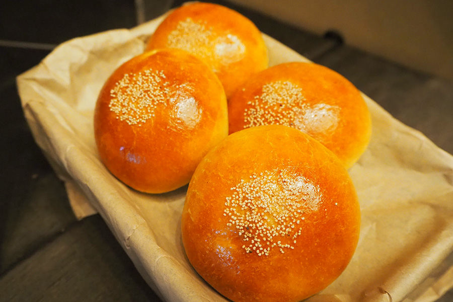 「クラフトミルクショップ」の「生クリームあんパン」は、大阪・北浜「まん福ベーカリー」と「京らく製あん所」とコラボ