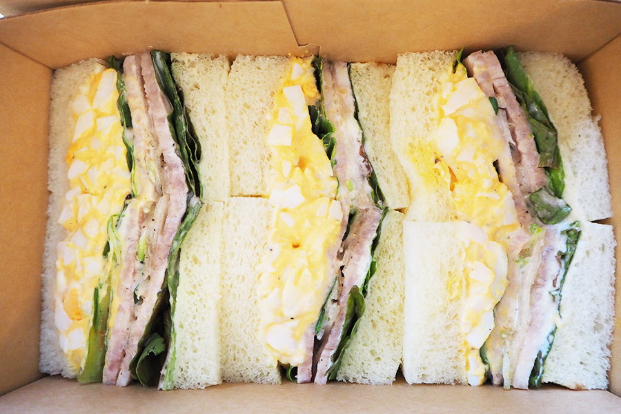 低温調理で旨みを引き出した「ローストポーク たまごサンド」（660円）