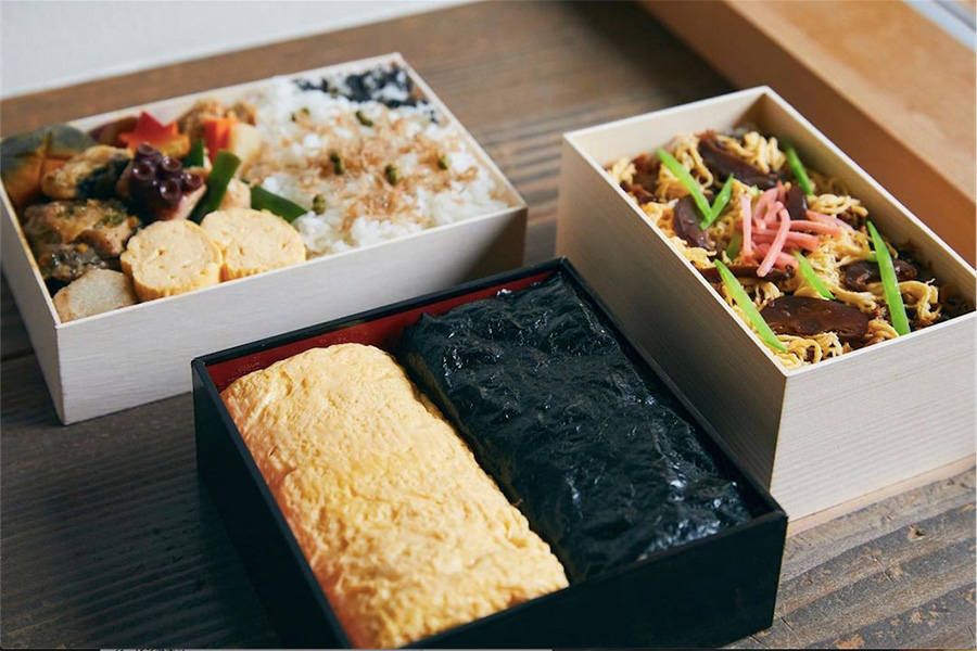 お弁当4、5種類を販売。大量注文の場合は、宅配もあり（提供：うね乃）