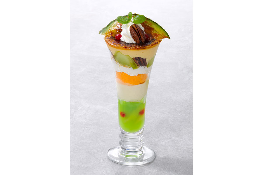 「焦がしメロンのブリュレパフェ」（1408円）