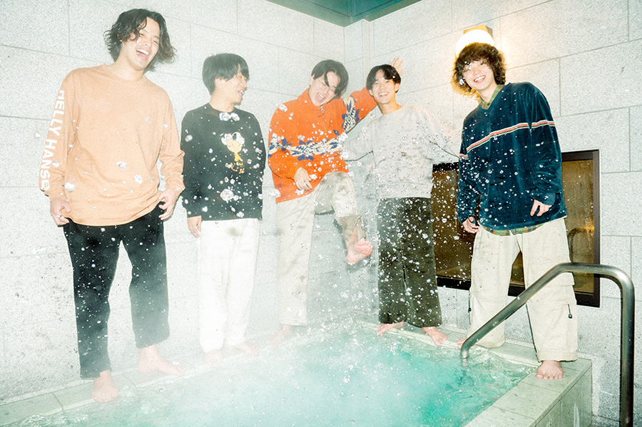 『アウトドア ライフ フェスタ』でライブパフォーマンスをする「浪漫革命」