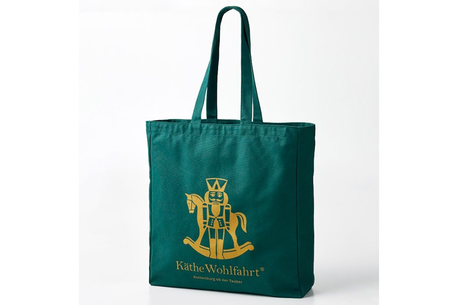 『クリスマスマーケット2025』に登場する「ケーテ・ウォルファルト」のエコバッグ（2970円）は「阪急うめだ本店」先行販売